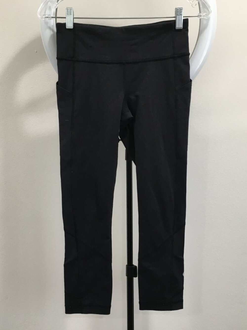 LULULEMON Athletica Black Drawstring Zip Pocket Activewear Crop Legging Pant